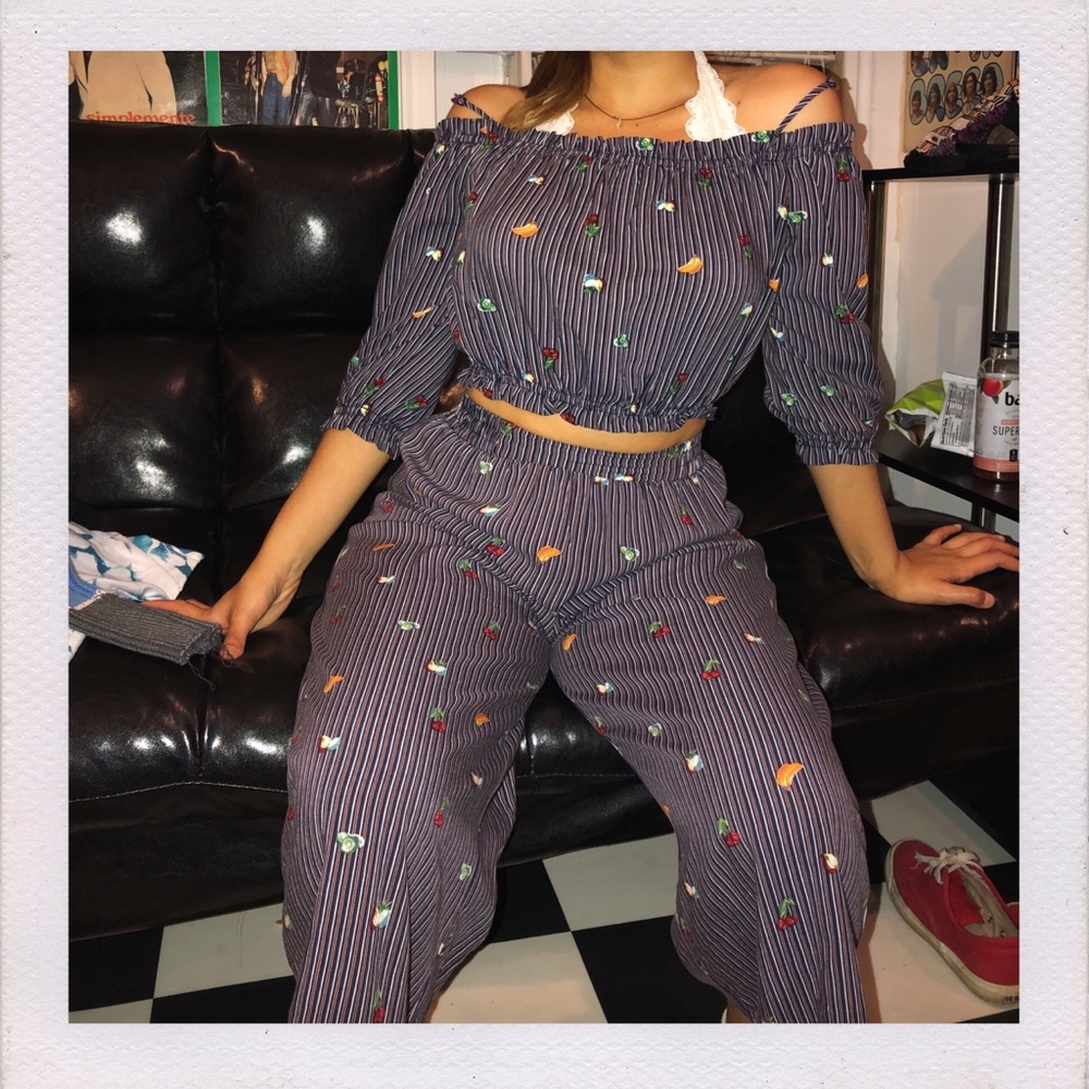 Matching set - Picture 2 of 3